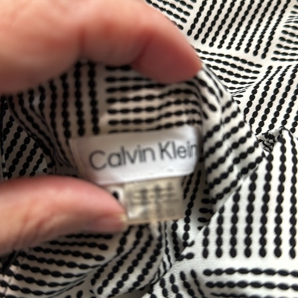 Calvin Klein sleeveless blouse - Picture 5 of 5